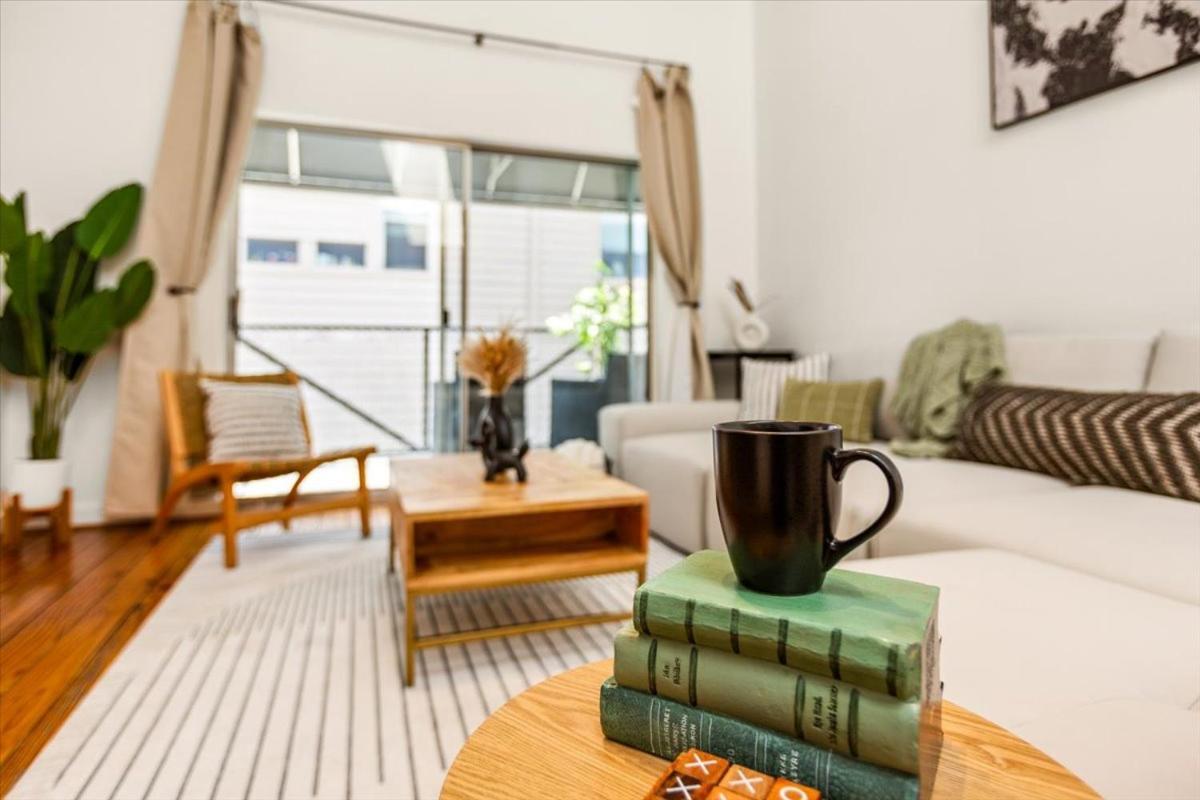 Luxe 3 Story Townhome With Downtown View Near Nrg Stadium Centrally Located Walkable To Popular Restaurants Houston Exterior photo