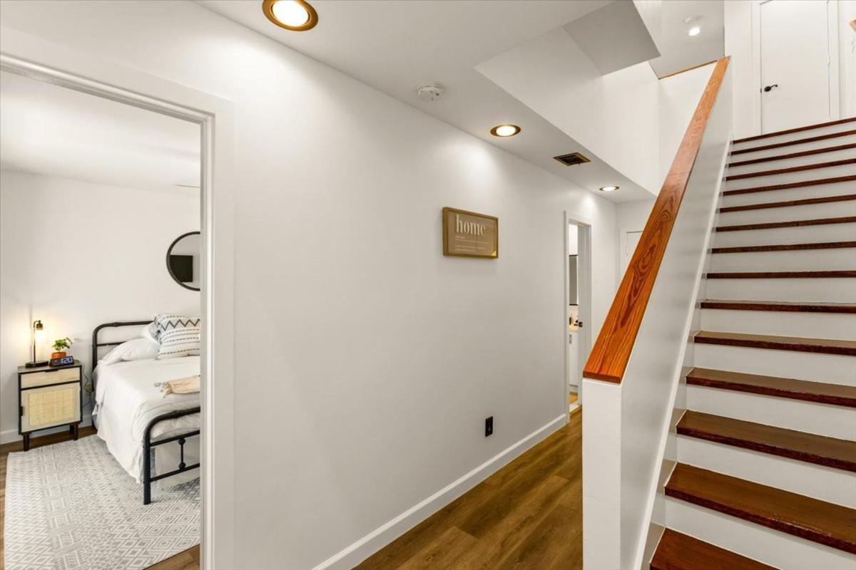Luxe 3 Story Townhome With Downtown View Near Nrg Stadium Centrally Located Walkable To Popular Restaurants Houston Exterior photo